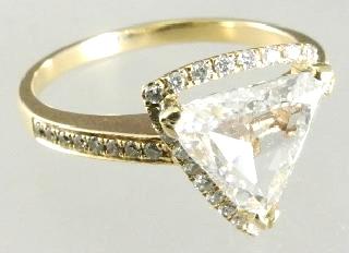 29 TCW with $300 - $500 435 14k yellow gold triangle diamond ring 1.
