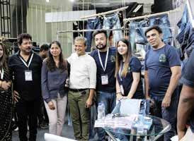 PATLOON-Reports Positive Response at Gsi Attracts Crowds with Attractive Display and Variety in Denims Team of Patloon the denim Factory with Lalit Agarwal, CMD, Vmart Retail Ltd.