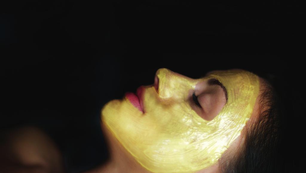 L U X U R Y F A C I A L S Champagne & truffles deluxe treatment 95 The crème de la crème of facials This stunning treatment is just the thing if you are looking for a serious celebration for the