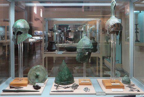 very well preserved (Greek type) helmets and all kinds of vessels in the