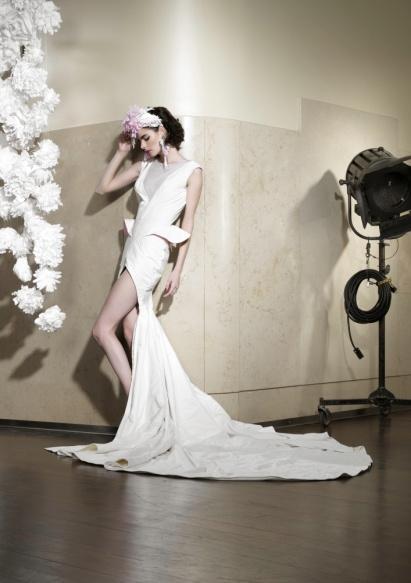 David Jack s aerodynamically sleek couture for the 2012 White Cashmere Collection takes flight with aileron-like peplums