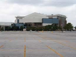 Adults $4.00, Children 12 and Under FRE E. Th e Allen County War Memorial Coliseum (like Shipshewana On The Road) is huge!