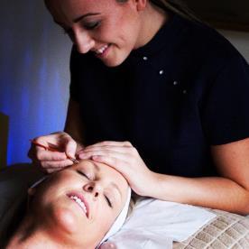 Aesthetician Katie is a fully qualified Beauty Therapist.