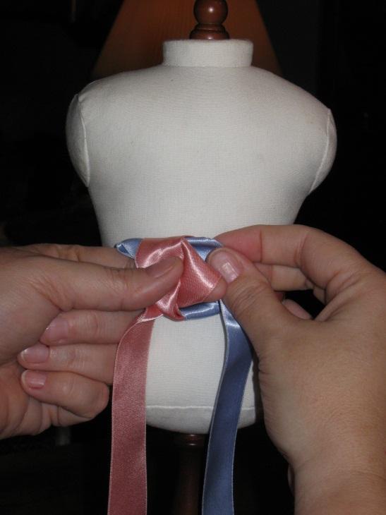 left ribbon tail (blue) Pull