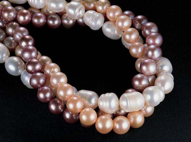 tively rare: Only 3% of the production of 8 mm pearls are considered round by C. Link, and only 5% of this small group are considered top quality.