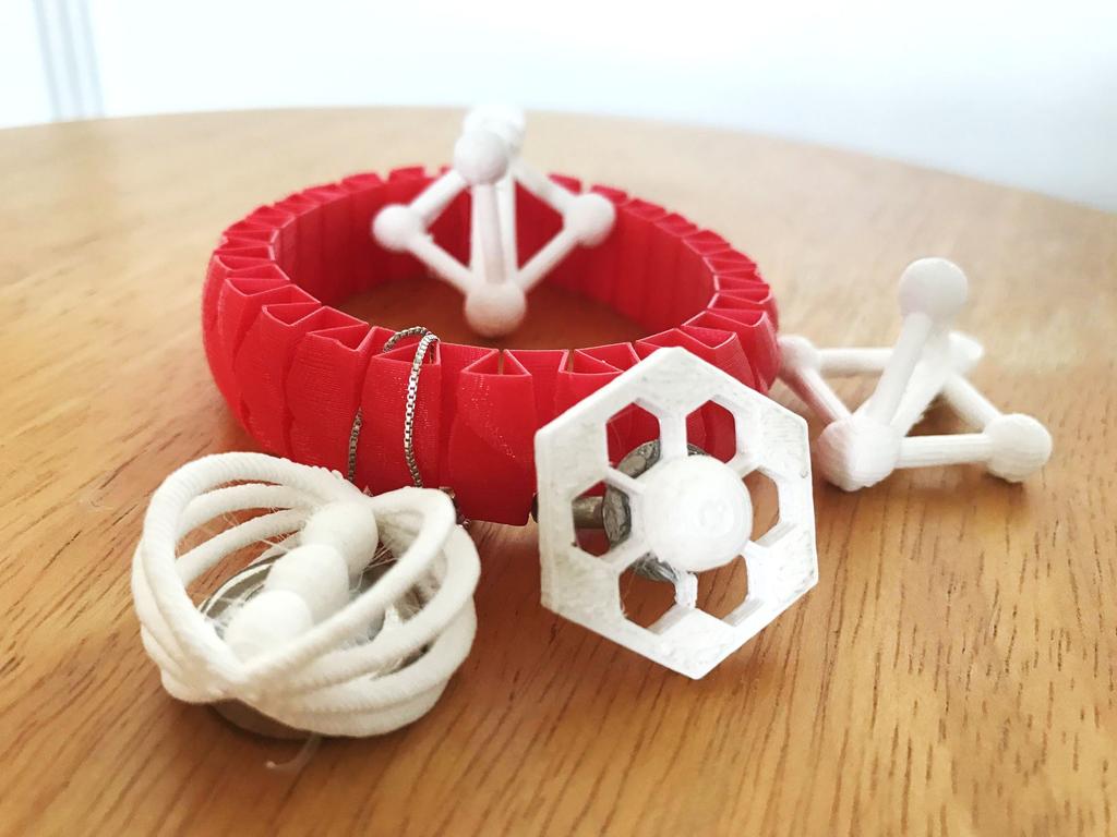 3D PRINTED JEWELRY 3D Printing // 2016 Being blessed enough to be extended the opportunity to learn 3D printing at GACA, I jumped at the chance