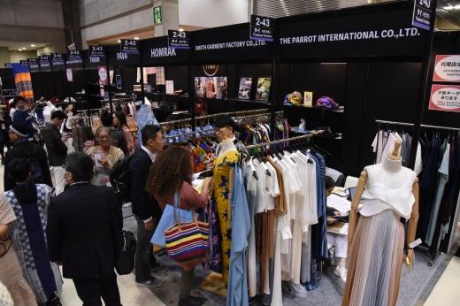 They drew great attention from Japanese buyers/importers/retailers and