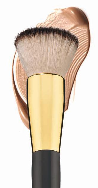 soft bristles and curved edges designed for a beautifully blended, natural blush This brush can be used with loose and pressed powders