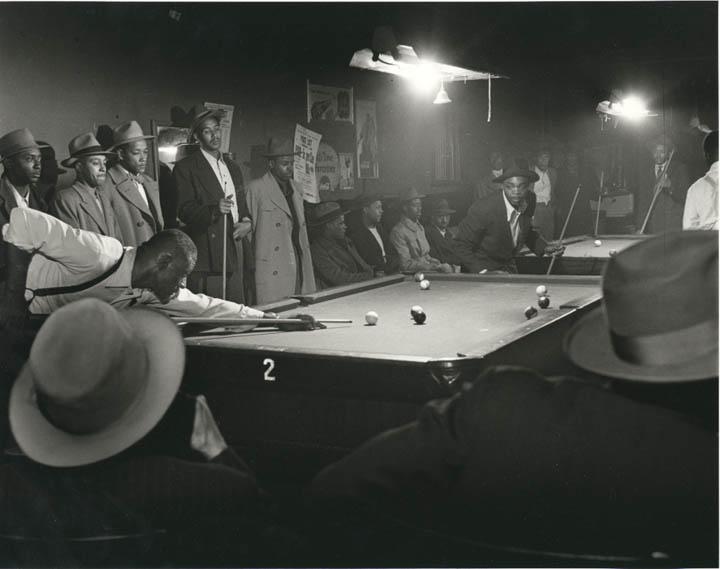 Wayne Miller, from The Way of Life of the Northern Negro. Chicago. (Afternoon Game at Table 2). Photo: Stephen Daiter Gallery/ Sous Les Etoiles Gallery.